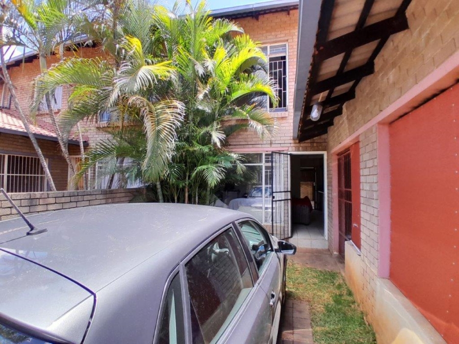 2 Bedroom Property for Sale in Rustenburg Central North West